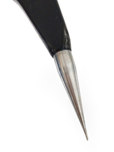 精致尖头钢笔特写