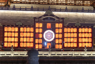 复古车站时刻表展示区