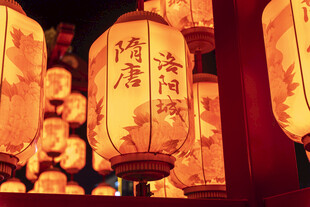 古风唐韵灯笼装点夜景