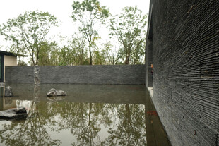 静谧水边建筑景观