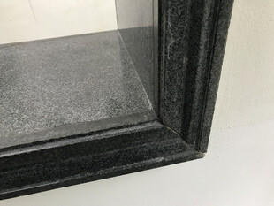 黑色框架细节特写