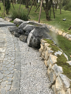 园林景观中的石景与小径