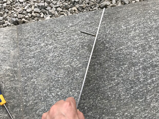 手持工具测量石材表面