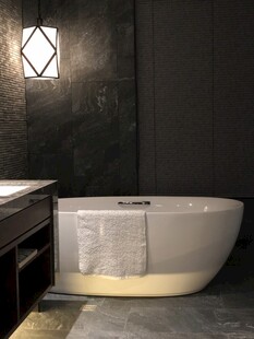 现代简约风格浴缸设计
