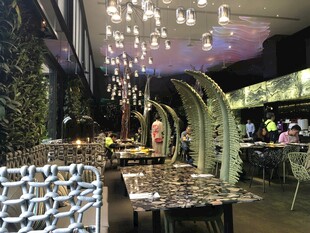 梦幻绿植餐厅室内场景