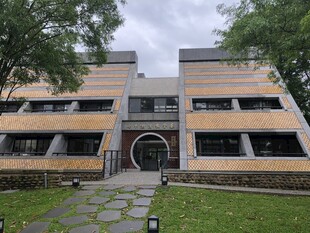 现代风格多层建筑外观