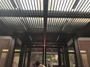 现代风格玻璃门建筑入口