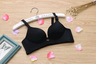 黑色女士内衣展示