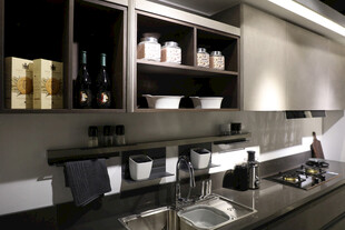 现代简约风格的厨房一角