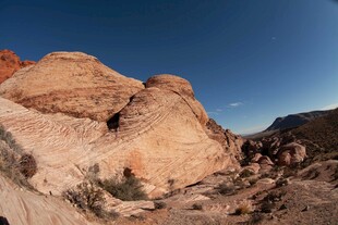 沙漠中的壮丽岩石景观