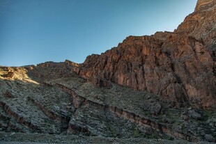 壮丽红岩山峰景观