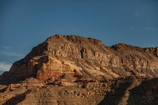 壮丽多彩的巍峨山峰