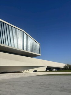 现代风格的独特建筑外观