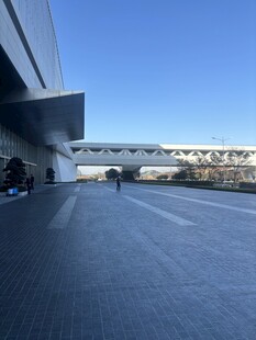 现代建筑户外开阔空间