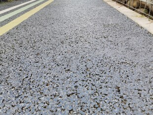 新铺柏油路面特写