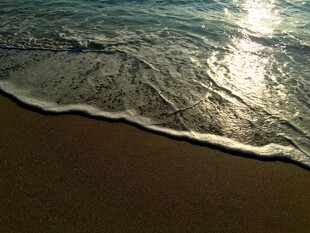 海边阳光海浪沙滩美景