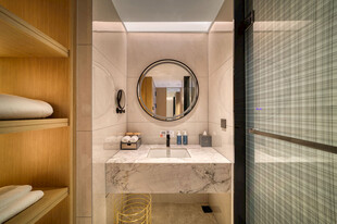 现代简约风浴室洗手台区域