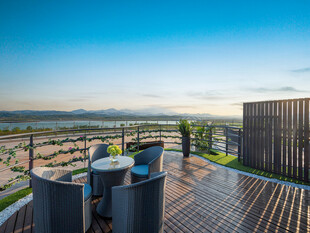 露台美景惬意休闲空间