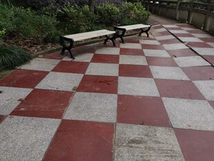 红白格纹户外休闲地面