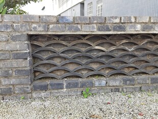 波浪纹理砖砌墙面装饰