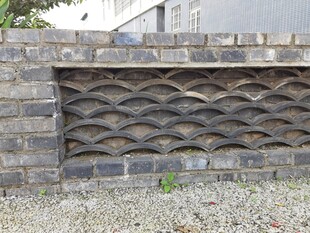 砖砌波浪纹理墙面装饰