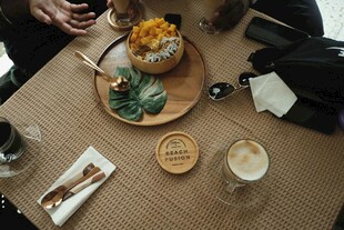 温馨秋日咖啡桌布置