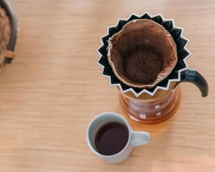 手冲咖啡器具与成品展示