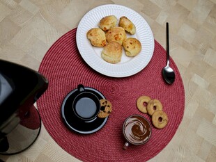 精致茶点与咖啡的惬意时光