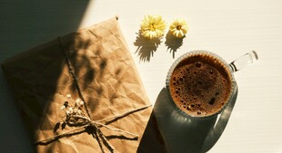 午后咖啡与静谧小物