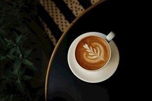 精致拉花咖啡特写