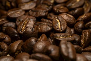 饱满咖啡豆特写