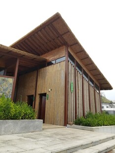 现代风格木质建筑外观