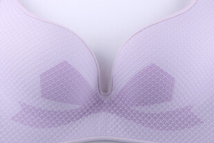 淡紫色女士内衣特写