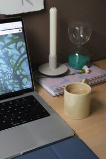 温馨居家办公学习桌面场景