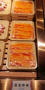 自助烤肉店的多样食材