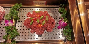 美味特色烤肉拼盘展示