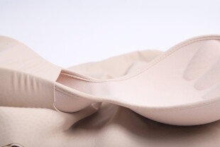 粉色内衣细节特写