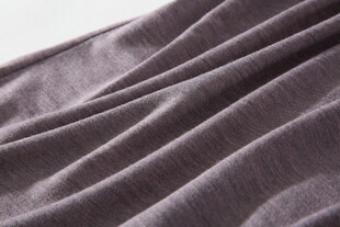 深灰色褶皱布料纹理特写