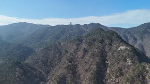 壮丽山峦风景图