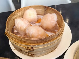 竹笼里的美味鲜虾烧麦