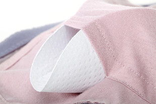 粉色衣物细节特写