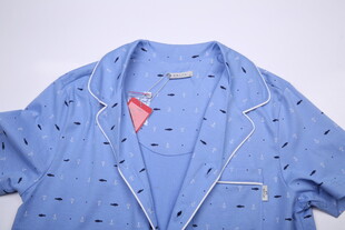 蓝色印花睡衣套装