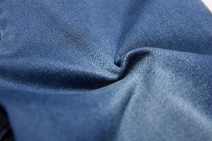 蓝色柔软布料纹理特写