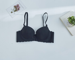 黑色简约女士内衣展示