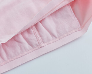 粉色柔软婴儿床垫细节