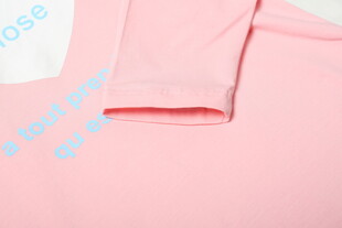 粉色衣物细节展示