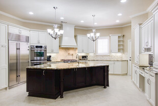 现代豪华开放式厨房空间