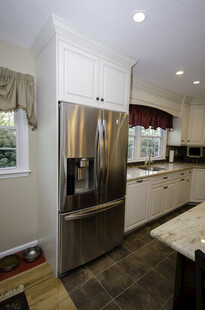 现代风格不锈钢厨房一角