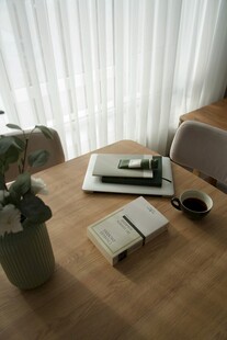 简约温馨的室内办公小角落