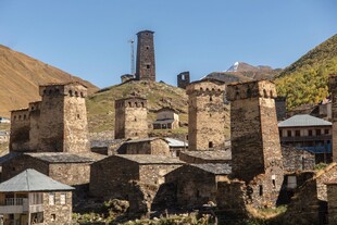 古老石塔建筑群